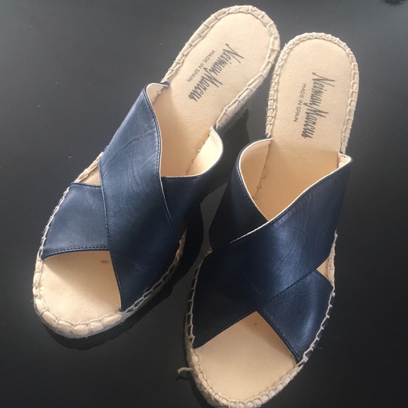 NWOT Neiman Marcus sandals - Picture 2 of 5